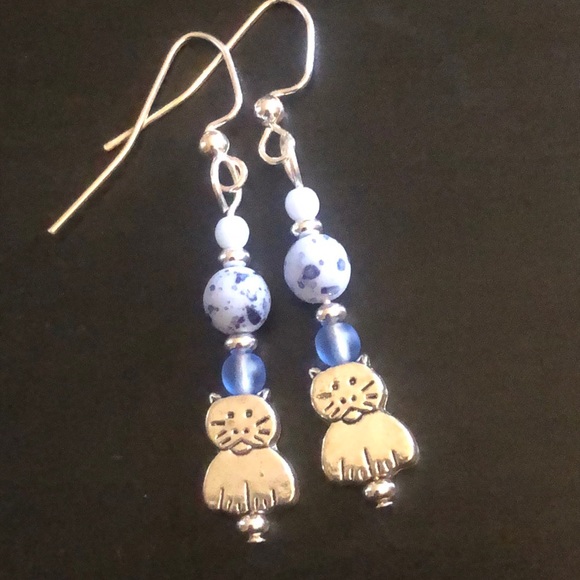 Hand Crafted Jewelry - cat Czech glass earrings